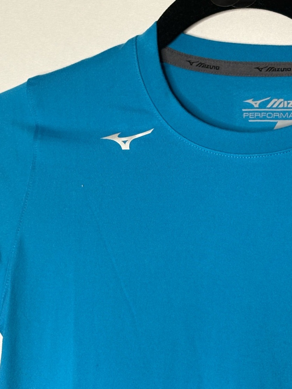 Mizuno Youth Large performance attack tee Diva Blue NEW - Picture 11 of 11